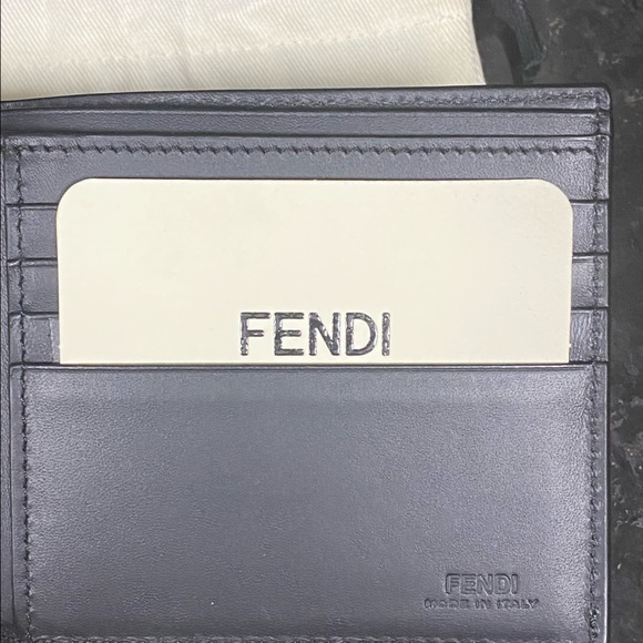 FENDI X Noel Fielding Signature Scribble Mens bi-fold Wallet Black Leather NWT - Picture 8 of 8